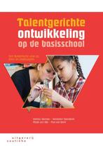 Talentgerichte ontwikkeling op de basisschool 9789046905494, Boeken, Studieboeken en Cursussen, Verzenden, Gelezen, Marijn van Dijk