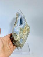 Blauwe chalcedoon geode van Namibië met Druzy-krystallen -