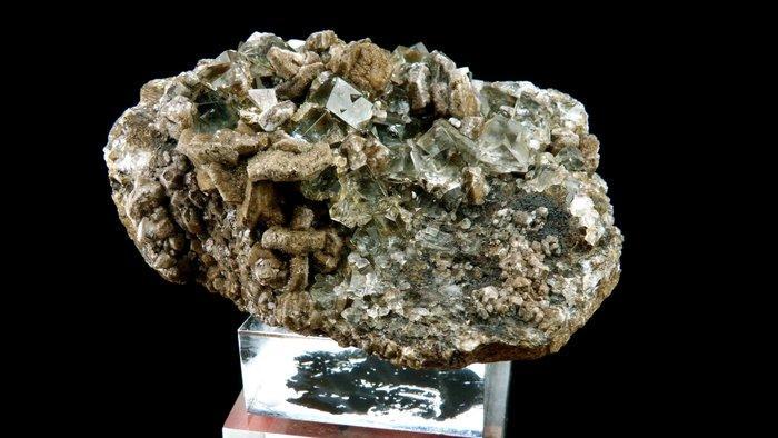 Fluoriet-tweelingen met sideriet bedekt met calciet. -, Verzamelen, Mineralen en Fossielen