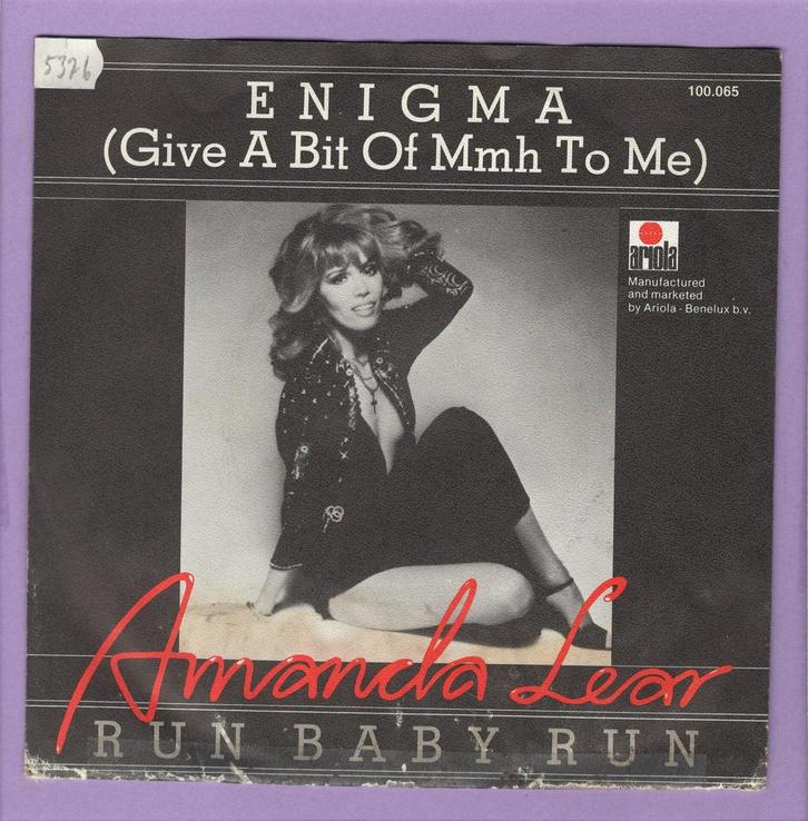 Amanda Lear – Enigma (Give A Bit Of Mmh To Me) / Run Baby Ru, Cd's en Dvd's, Vinyl Singles, Ophalen of Verzenden