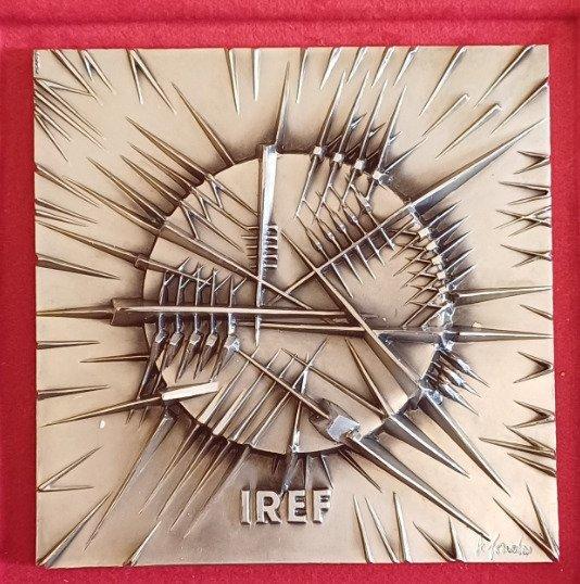 Arnaldo Pomodoro (1926) - Reliëf, Piastra per IREF 18 cm -, Antiek en Kunst, Antiek | Overige Antiek