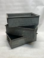 Kist (3) - IJzer - ijzeren magazijnbakken