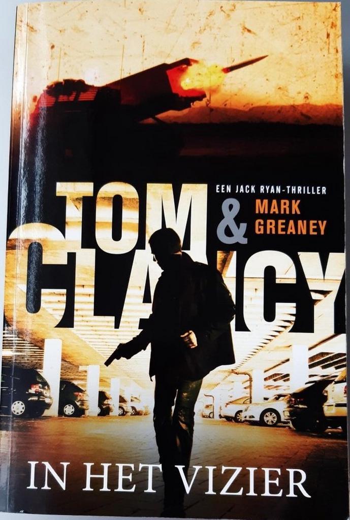 In het vizier / Jack Ryan / 14 9789044983777 Tom Clancy, Boeken, Overige Boeken, Gelezen, Verzenden