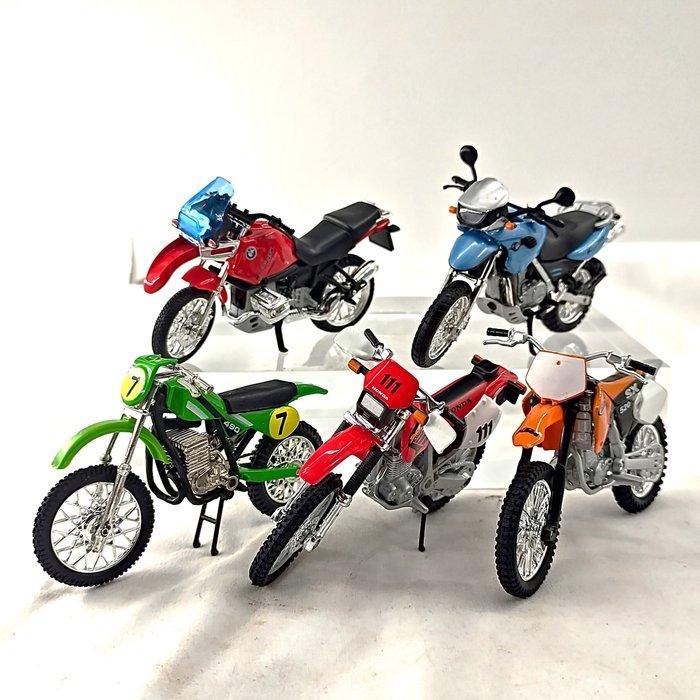 1:43 - Model motorfiets (5) - Lot met 5 modelmotorfietsen:, Hobby & Loisirs créatifs, Voitures miniatures | 1:5 à 1:12