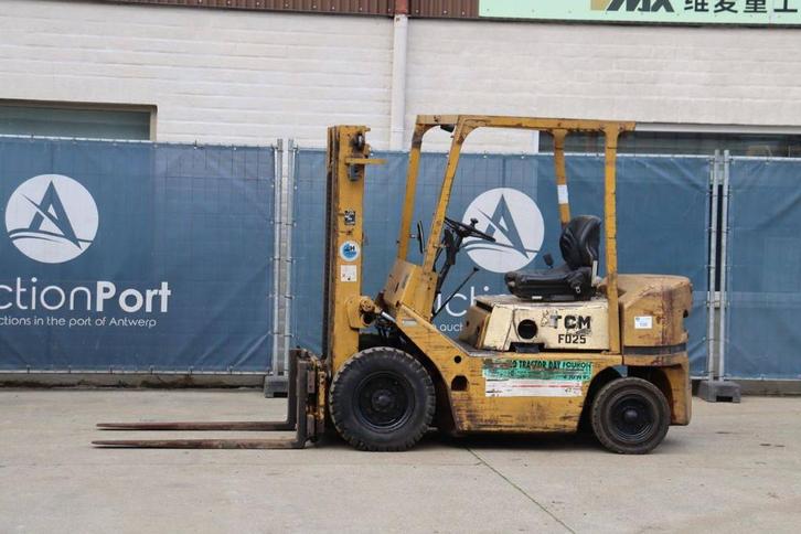 Veiling: Heftruck TCM FD25 Diesel 2500kg 3.0m, Zakelijke goederen, Machines en Bouw | Heftrucks en Intern transport, Ophalen