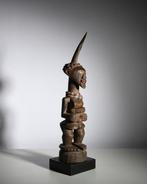 sculptuur - Songye Nkisi-standbeeld - Democratische