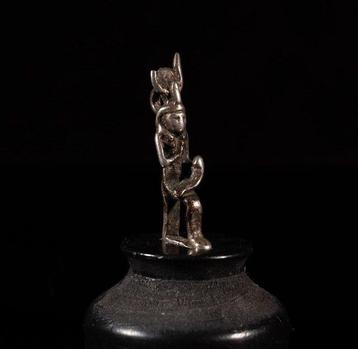 Oude Egypte, late periode Isis met Horus-jongen amulet,