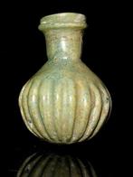Oud-Romeins Romeinse geribbelde glazen fles - sterke, Antiek en Kunst