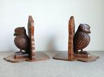 Boekensteunen (2) - hard hout - met uilen, Bali - Indonesie