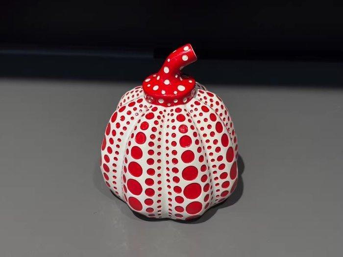 Yayoi Kusama (1929) (after) - Dots Obsession Pumpkin Red, Antiek en Kunst, Antiek | Overige Antiek