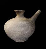Chinese vaas met schenktuit - Han-dynastie 206 v.Chr BC -