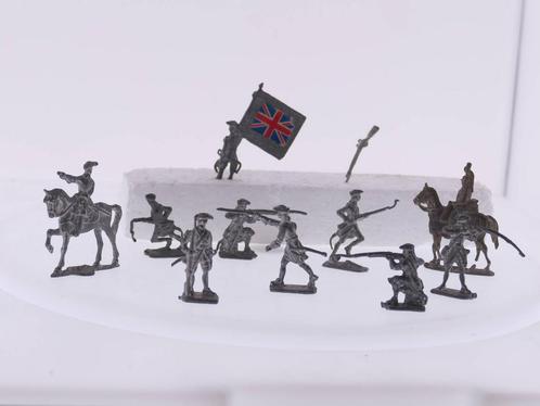 10 verschillende tinnen soldaatjes en 1 geweer #3687, Hobby & Loisirs créatifs, Modélisme | Figurines & Dioramas, Enlèvement ou Envoi