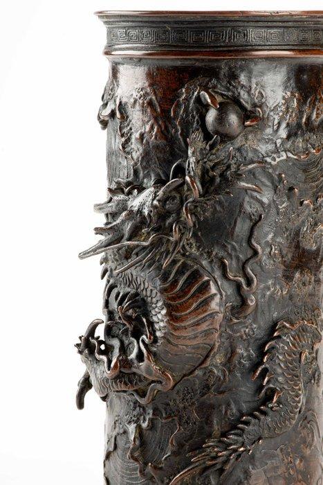 Vase - Bronze, Un rare vase cylindrique en bronze, Antiek en Kunst, Antiek | Overige Antiek