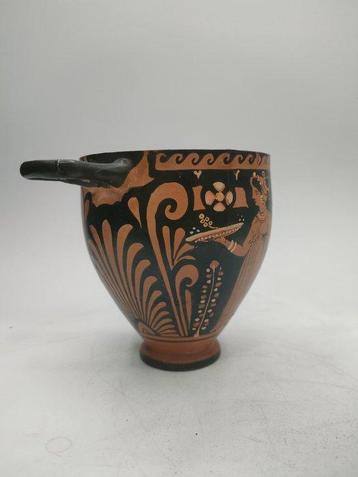 Grec ancien, Grande-Grèce Skyphos en céramique apulienne