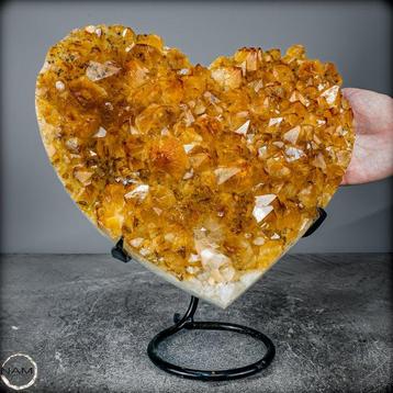 Intense hartvormige citrienkwartsgeode uit Brazilië – 5,2 kg beschikbaar voor biedingen
