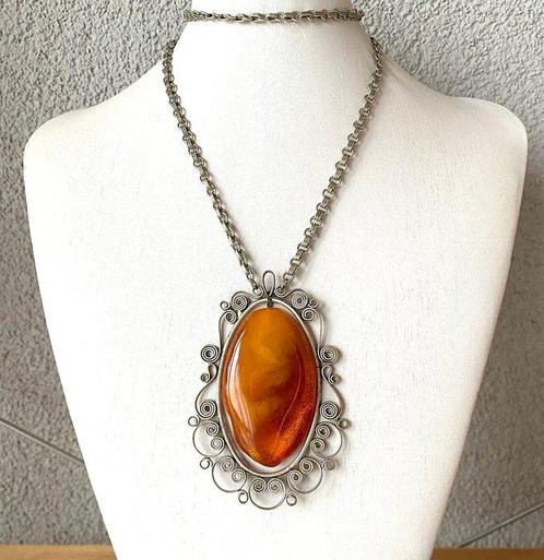 Exclusieve hele stenen Baltische barnsteen hanger ketting, Verzamelen, Mineralen en Fossielen