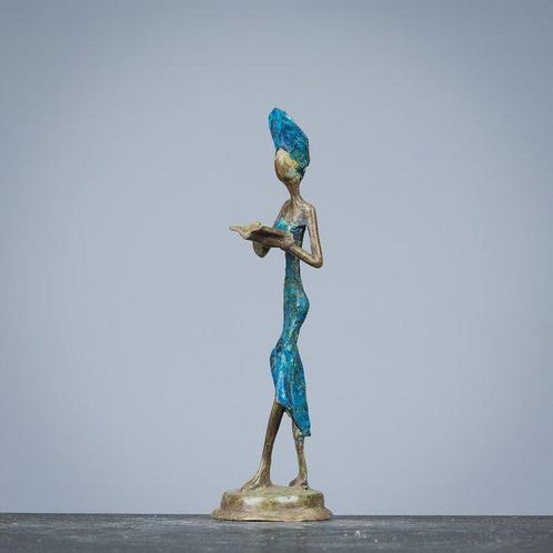 Figurine - Bronzen beeld  van een boeklezende vrouw - Bronze, Antiek en Kunst, Curiosa en Brocante
