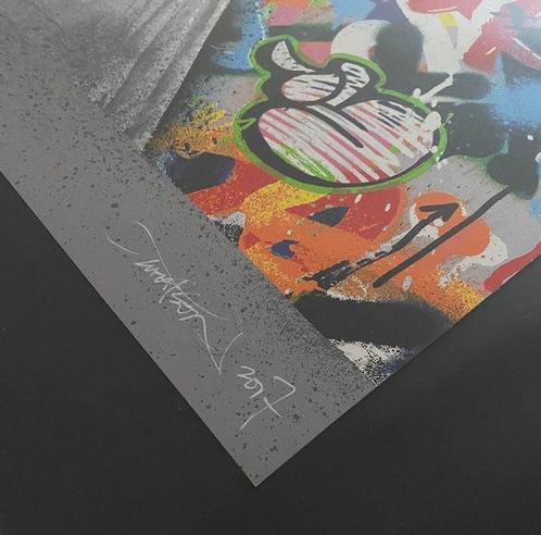 Martin Whatson (1984) - Behind The Curtain (P/P), Antiek en Kunst, Kunst | Designobjecten