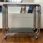 Chariot de service - fumé - Un chariot de service vintage