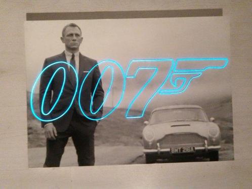 elke dag Circulaire Logisch ② James Bond 007: Skyfall - Daniel Craig - Poster, Blue Neon — Cinéma &  Télévision — 2ememain