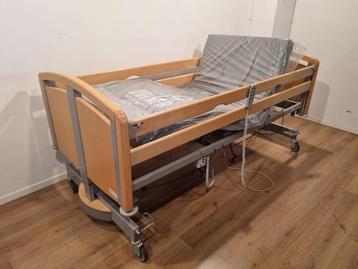 Braekevelt Alpha #79A Elektrisch Hoog Laag Thuiszorg-bed beschikbaar voor biedingen