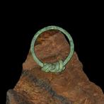 Viking periode Bronzen hanger ring uit de Vikingtijd.