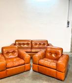 Canapé - Cuir - Ensemble de canapé et deux fauteuils en cuir, Antiek en Kunst