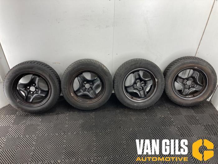 Velgen set + banden Opel Corsa O310973, Auto-onderdelen, Ophanging en Onderstel