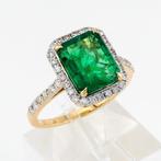 [LOTUS Certified] - (Emerald) 3.68 Cts - (Diamonds) 0.47 Cts, Bijoux, Sacs & Beauté, Bijoux anciens