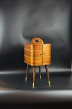 Naaidoos - Hout, Antiek en Kunst