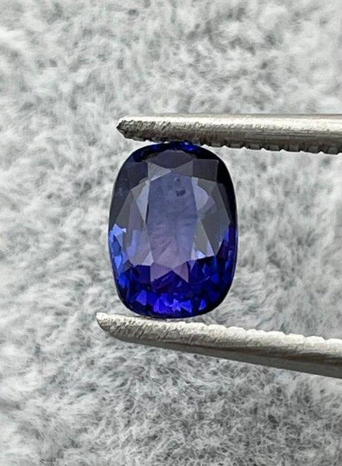 Tweekleurig Saffier  - 1.41 ct - Antwerp Laboratory for, Handtassen en Accessoires, Edelstenen