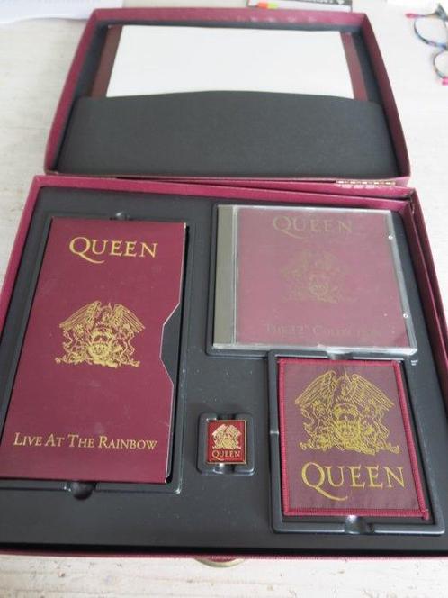 Queen - Box of Tricks - Complete with CD, VHS tape, T-shirt, Cd's en Dvd's, Vinyl Singles