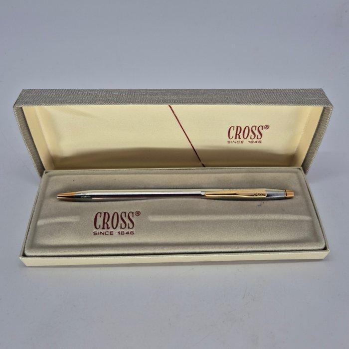 Cross - Classic Century - Medalist 3302 - Chrome and gold -, Verzamelen, Pennenverzamelingen
