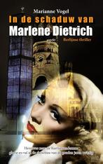 In de schaduw van Marlene Dietrich 9789461535917, Boeken, Zo goed als nieuw, Marianne Vogel, Verzenden
