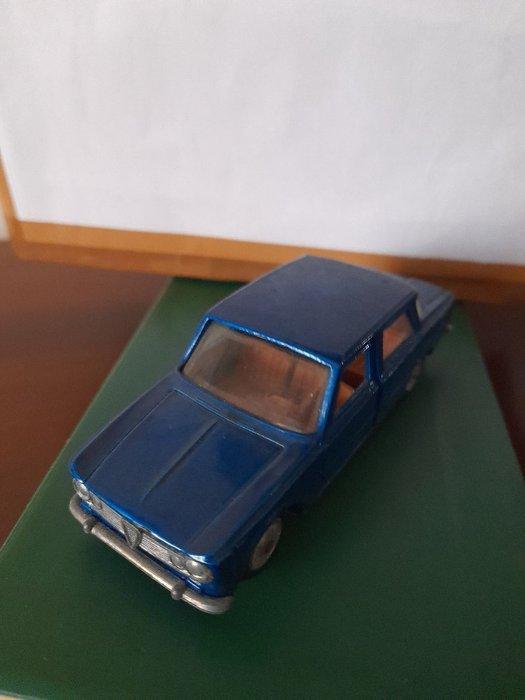 Mebetoys - Modelauto - Alfa Romeo Giulia TI Mebetoys 1/42 1A, Hobby en Vrije tijd, Modelauto's | 1:5 tot 1:12