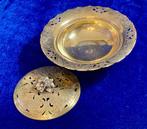 Schotel - Verzilverd - Bonbon met reliëf / repoussé