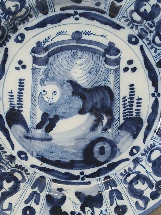 la griffe - porcelaine de Claeuw - Plat - Faïence de Delft -, Antiek en Kunst, Antiek | Glaswerk en Kristal