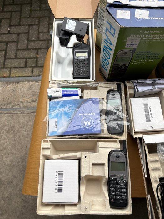 Bosch Grote partij vintage GSM mobiele telefoons (16 stuks), Games en Spelcomputers, Spelcomputers | Overige Accessoires