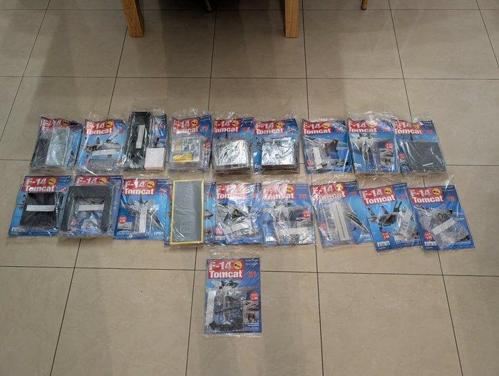 hachette collection - Maquette - F-14 TomCat - F-14 - Metaal, Enfants & Bébés, Jouets | Autre