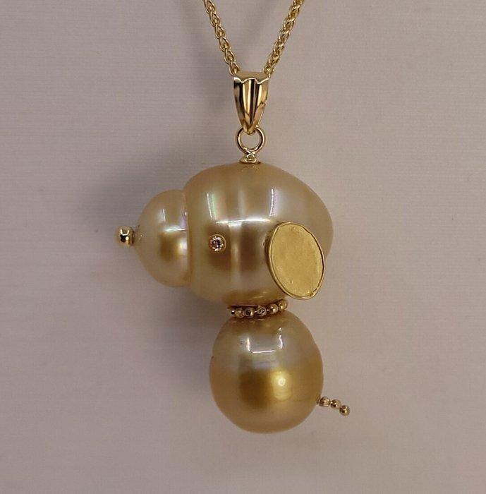 Ketting met hanger - 18 karaat Geel goud, Diep gouden South, Handtassen en Accessoires, Antieke sieraden