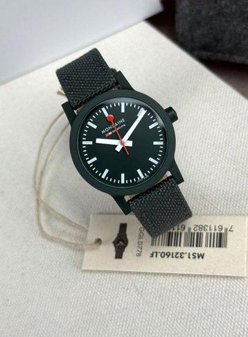 Mondaine - Classic Essence - Sans Prix de Réserve -