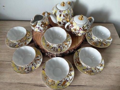 Lomonosov Imperial Porcelain Factory - Serafima Yakovleva -, Antiek en Kunst, Antiek | Meubels | Tafels