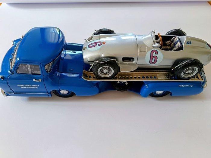CMC 1:18 - Modelauto - Blue Wonder Transporter Mercedes Benz, Hobby en Vrije tijd, Modelauto's | 1:5 tot 1:12