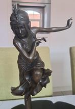Statue, Bronzen hindoe danseres op sokkel - 3,2 kg - 40 cm -, Antiek en Kunst