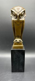 Beeldje - Art Deco uil van brons naar Johan Coenrad op een