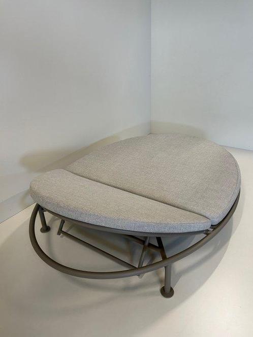 B&B Italia - Piero Lissoni - Bed - Boreas buiten - NIEUW, Antiek en Kunst, Antiek | Meubels | Stoelen en Sofa's