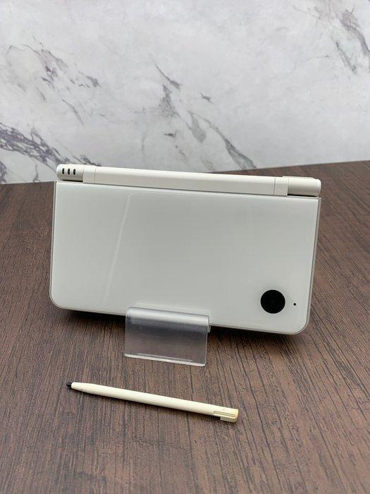 Nintendo - DSi XL - Nintendo DSi LL UTL-001 White Handheld, Games en Spelcomputers, Spelcomputers | Overige Accessoires