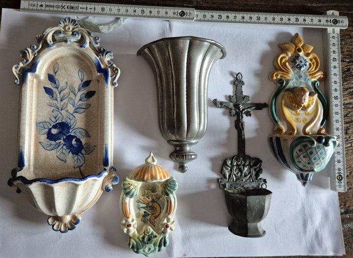 Set van 5 aquasantiere (5) - Peltro en keramiek - 20e eeuw, Antiek en Kunst, Antiek | Boeken en Manuscripten