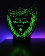 Hommage à Dom Pérignon; Bouclier lumineux - enseigne, Collections