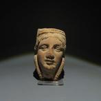 Oud-Egyptisch Terracotta Hoofd figuur. Ptolemeïsche periode, Verzamelen, Mineralen en Fossielen
